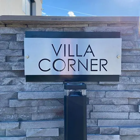 Corner Πανσιόν 4*