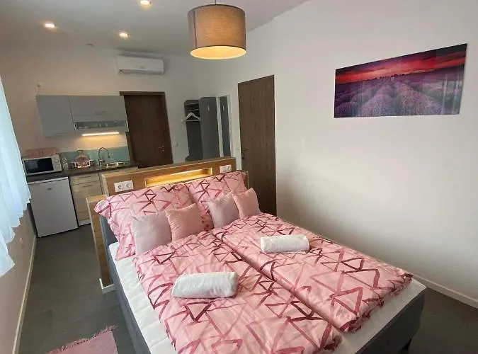 Corner 招待所 蒂豪尼