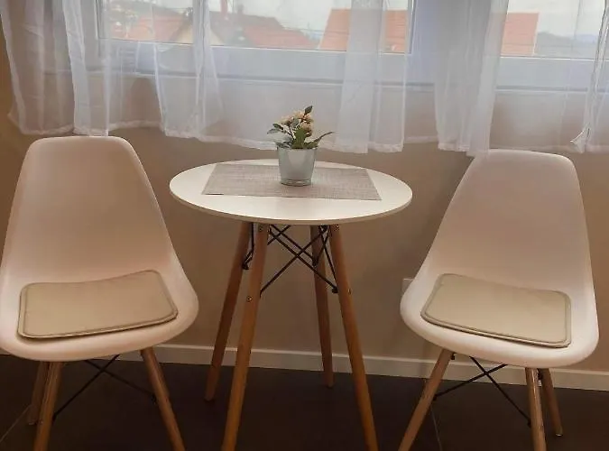 Corner 招待所 蒂豪尼